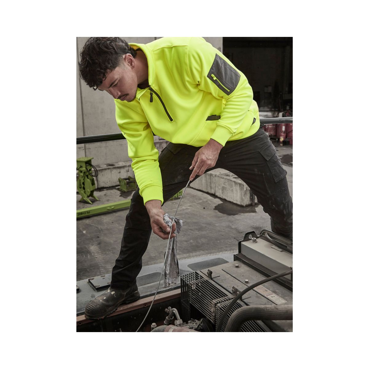 Syzmik Unisex Streetworx Water Resistant 1/4 Zip Pullover ZT665